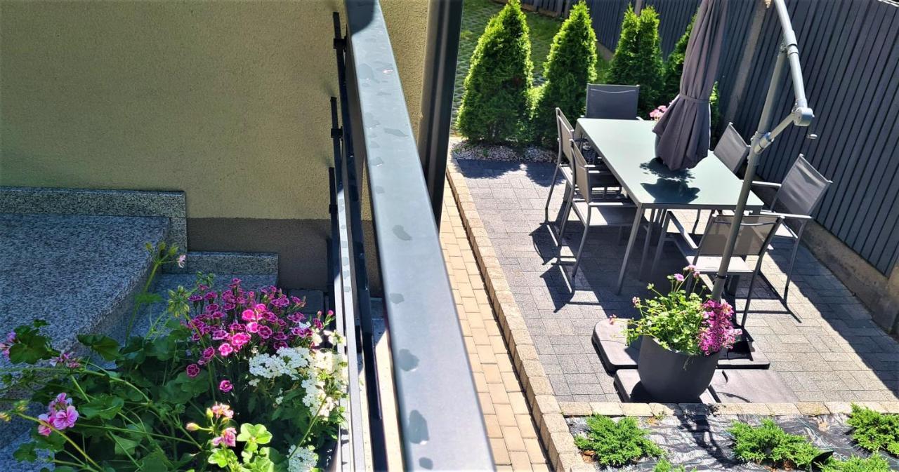 Urban Apartments Cosy No 4, Free Private Parking, Self Check-In Chorzow Ngoại thất bức ảnh